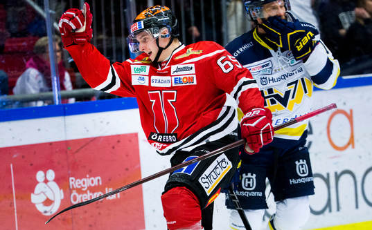 Örebros Sakari Manninen gör 1-0 och jublar