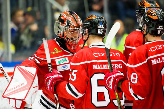 Örebros målvakt Eero Kilpeläinen och Sakari Manninen
