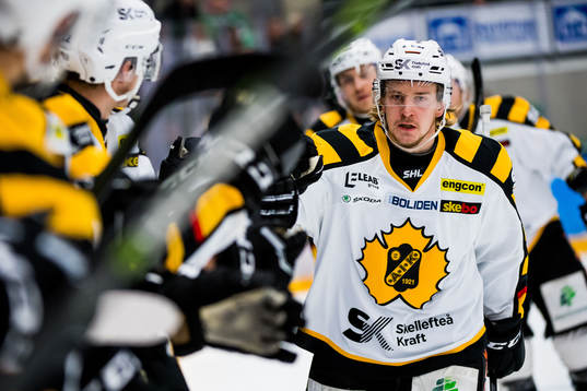 Skellefteås Jonathan Pudas jublar
