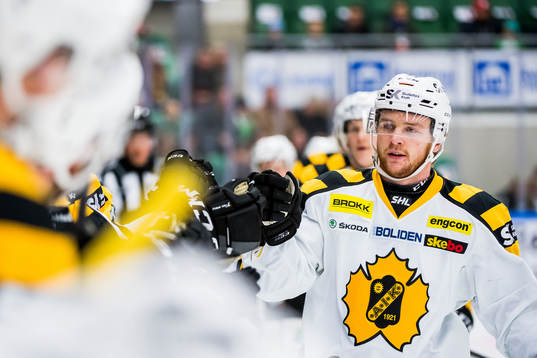 Skellefteås Sebastian Ohlsson jublar