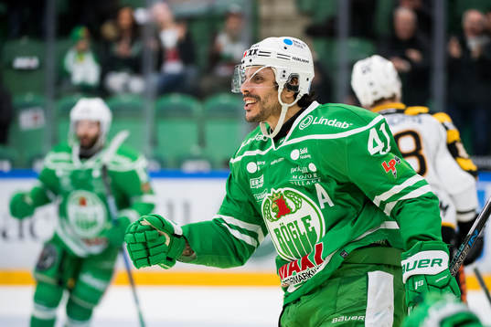 Rögles Daniel Widing jublar