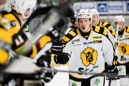 Skellefteås Jonathan Pudas jublar