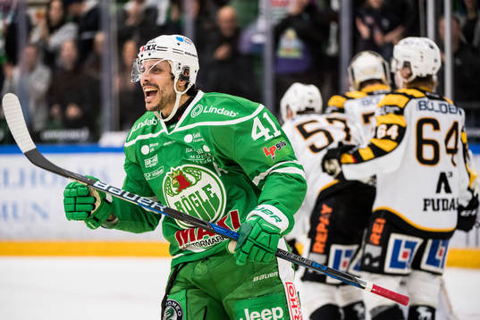 Rögles Daniel Widing jublar