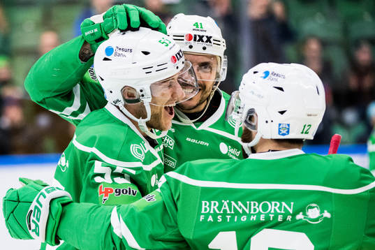 Rögles Daniel Widing jublar med Ben Youds