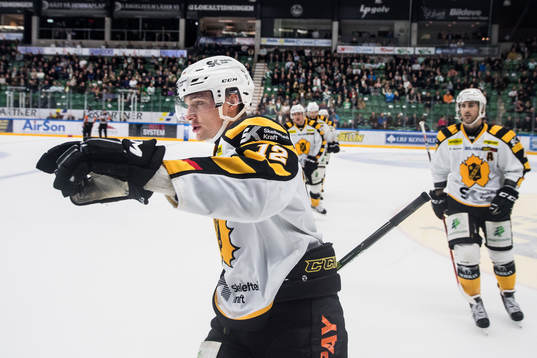 Skellefteås Adam Pettersson jublar