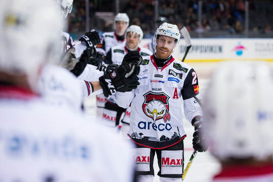 Malmö Redhawks Jens Olsson jublar