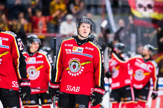 Luleås Gustav Rydahl och jublande Luleåspelare