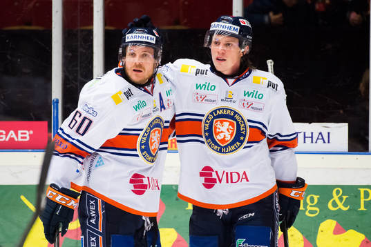 Växjös Erik Josefsson och Joel Persson jublar