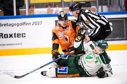 Karlskronas Henrik Törnqvist  och Färjestads Johan Ryno i