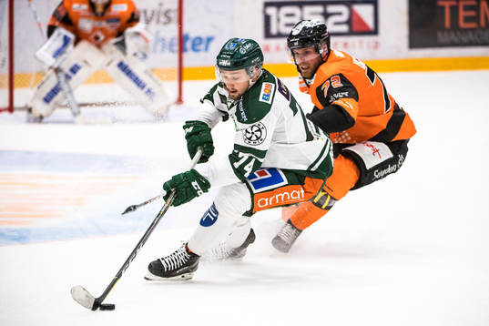 Färjestads Rasmus Asplund och Karlskronas Joachim Rohdin