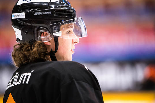 Karlskronas Gabriel Altberg innan ishockeymatchen i SHL