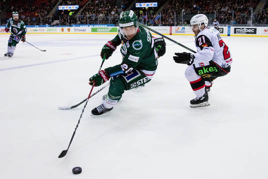 Frölundas Joel Lundqvist mot Malmö Redhawks Andy Miele
