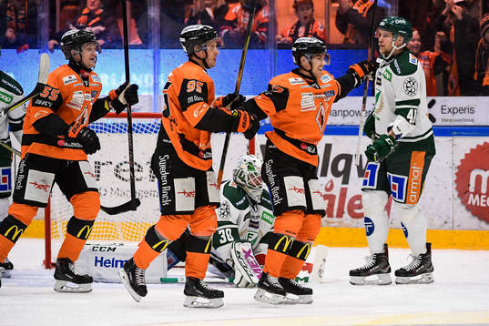 Karlskronas Joel Kellman jublar