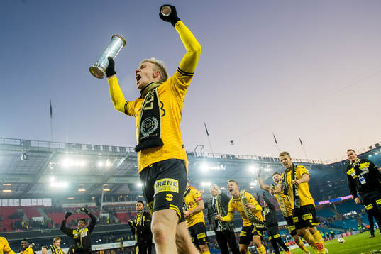 Erling Knudtzon of Lillestrøm celebrates