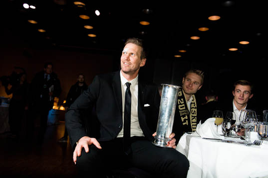 Frode Kippe of Lillestrøm with the cup trophy