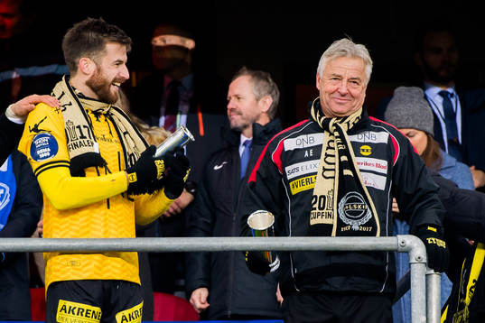 Aleksander Melgalvis of Lillestrøm and Arne Erlandsen,