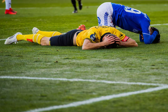 Frode Kippe of Lillestrøm and Patrick Mortensen of