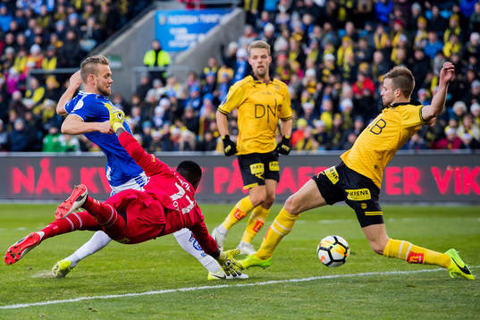 Ole Jørgen Halvorsen of Sarpsborg 08, goalkeeper Arnold