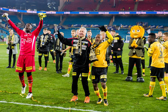 Goalkeeper Arnold Origi, Arne Erlandsen, head coach of