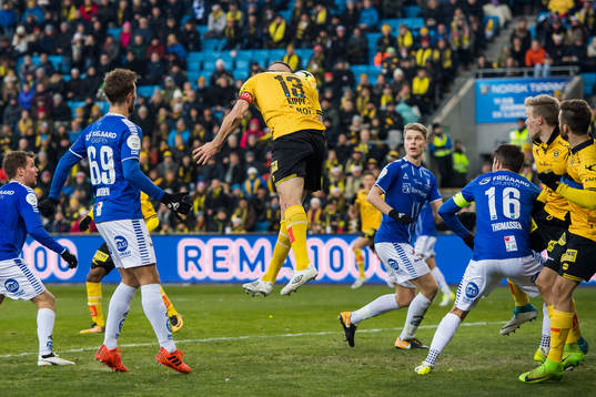 Frode Kippe of Lillestrøm scores 3-1