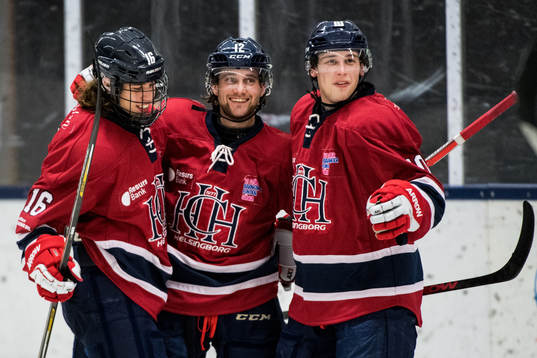 Helsingborgs Martin Carlberg (m) jublar med Ludvig Jansson