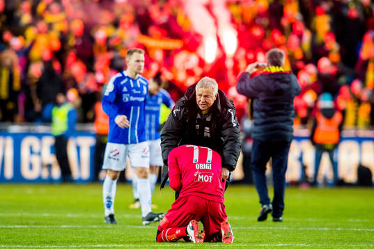 Arne Erlandsen, head coach, and goalkeeper Arnold Origi of