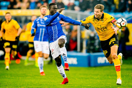 Krepin Diatta of Sarpsborg 08 and Frode Kippe of Lillestrøm