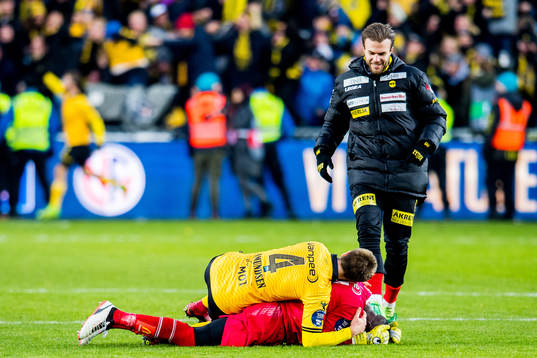 Marius Amundsen and goalkeeper Arnold Origi of Lillestrøm