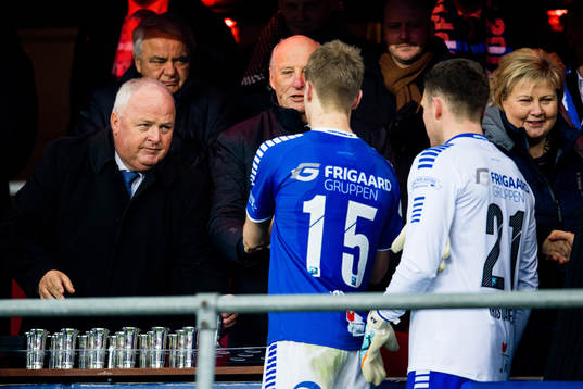 Sigurd Rosted of Sarpsborg 08 receives the silver medal of