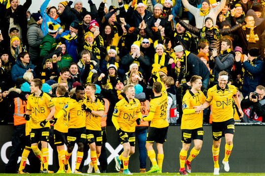 Frode Kippe of Lillestrøm celebrates with teammate Marius