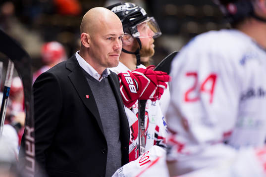 Vita Hästens tränare Jonas Johnson