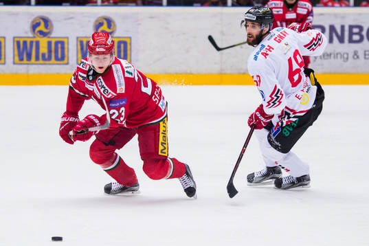 Modos Jesper Sellgren och Vita Hästens Emil Eriksson i