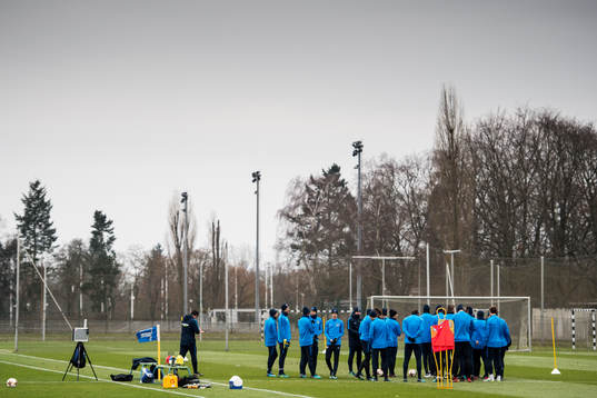 Hertha Berlins spelare har samling