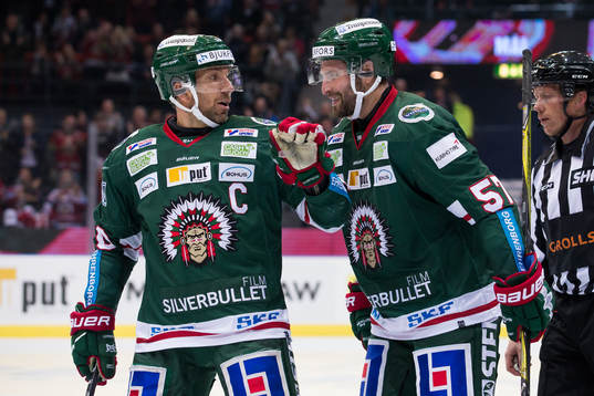 Frölundas Joel Lundqvist och Mike Weber