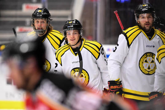 Brynäs Samuel Asklöf jublar