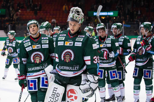 Frölundas Sebastian Stålberg och målvakt Johan Mattsson