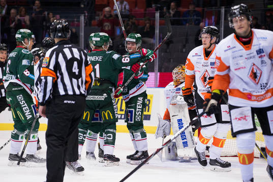 Frölundas Victor Olofsson jublar ihop med Lias Andersson