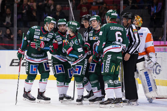 Frölundas Victor Olofsson jublar med lagkamrater