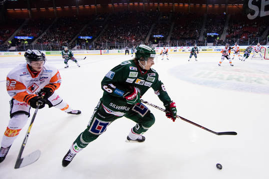 Karlskronas Henrik Törnqvist mot Frölundas Lias Andersson