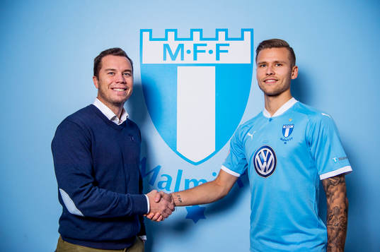 Malmö FF sportchef Daniel Andersson presenterar Arnor