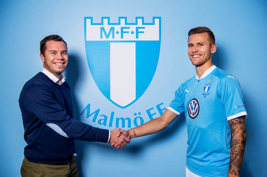 Malmö FF sportchef Daniel Andersson presenterar Arnor