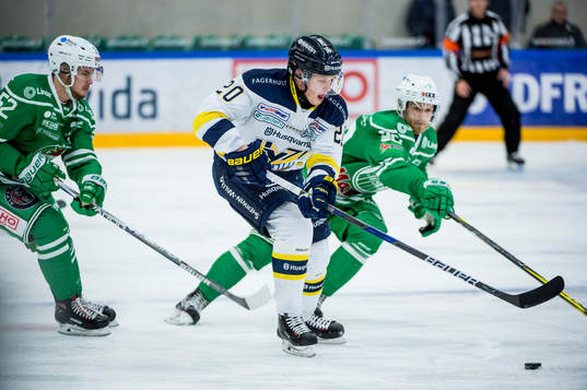 s Lawrence Pilut mot Rögles Lucas Elvenes och Ted Brithén