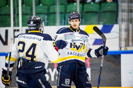 s Stefan Elliott och David Ullström jublar