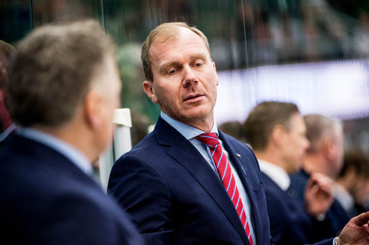 s tränare Johan Lindbom