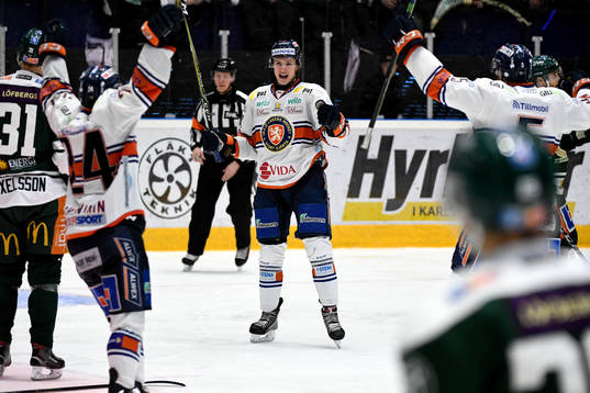 Växjös Jonas Röndbjerg jublar
