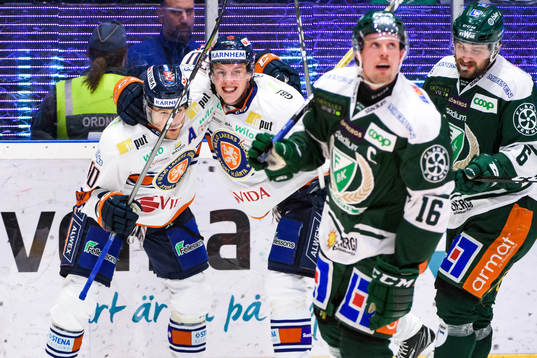 Växjös Erik Josefsson och Joel Persson jublar