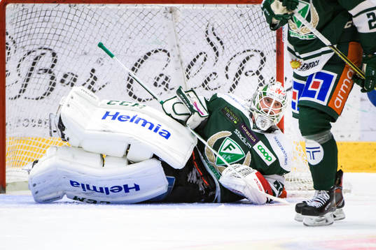Färjestads målvakt Lars Haugen deppar