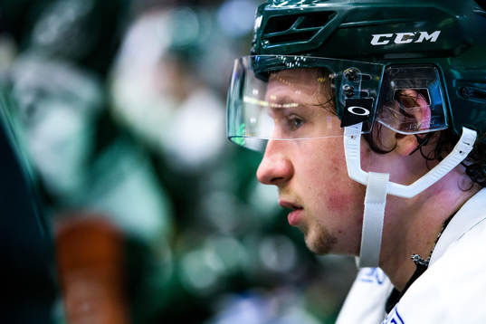 Färjestads Christoffer Törngren deppar