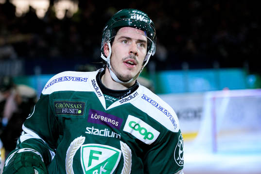 Färjestads Sebastian Erixon jublar