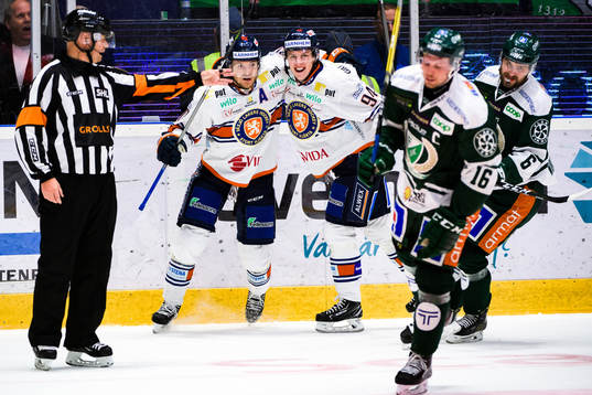 Växjös Erik Josefsson och Joel Persson jublar